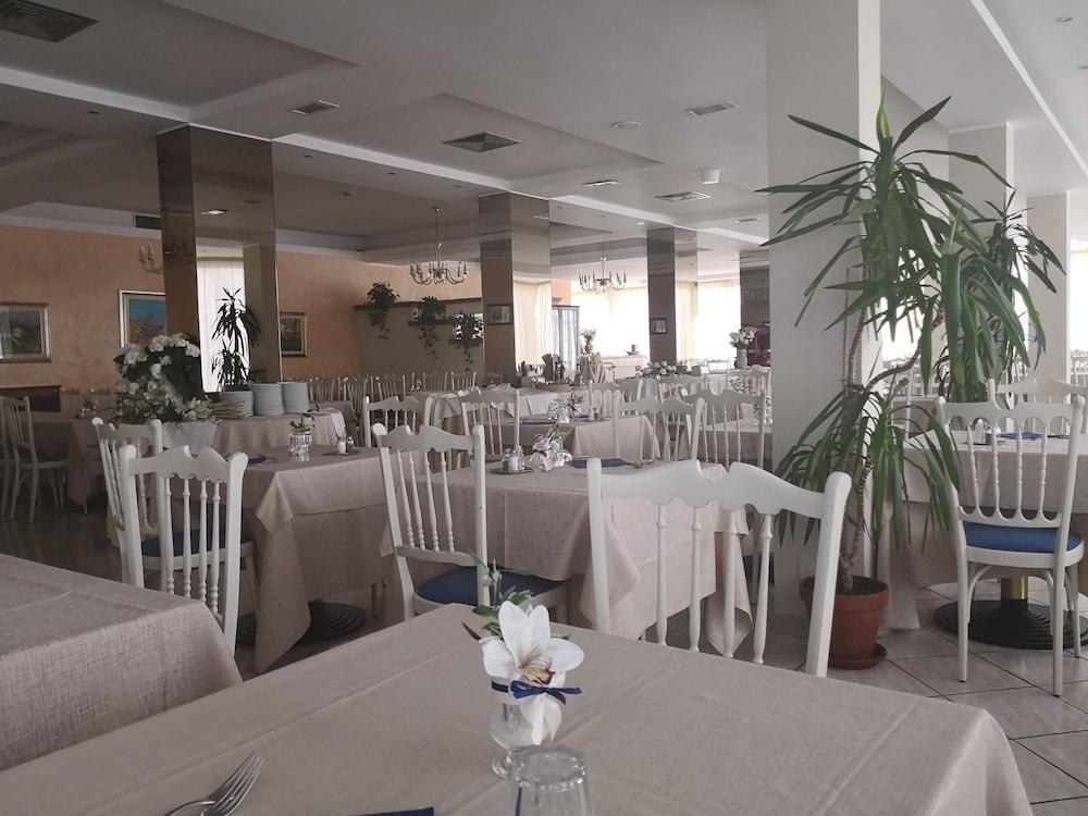 Hotel De Amicis 里乔内 外观 照片