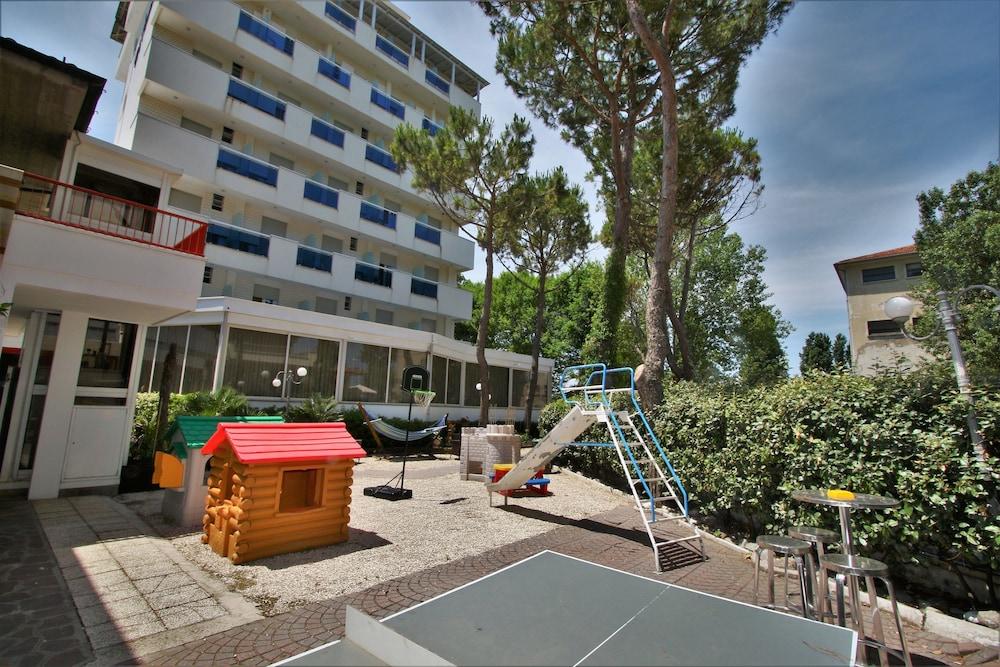 Hotel De Amicis 里乔内 外观 照片