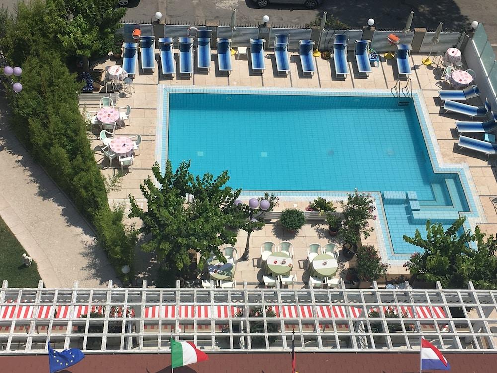 Hotel De Amicis 里乔内 外观 照片
