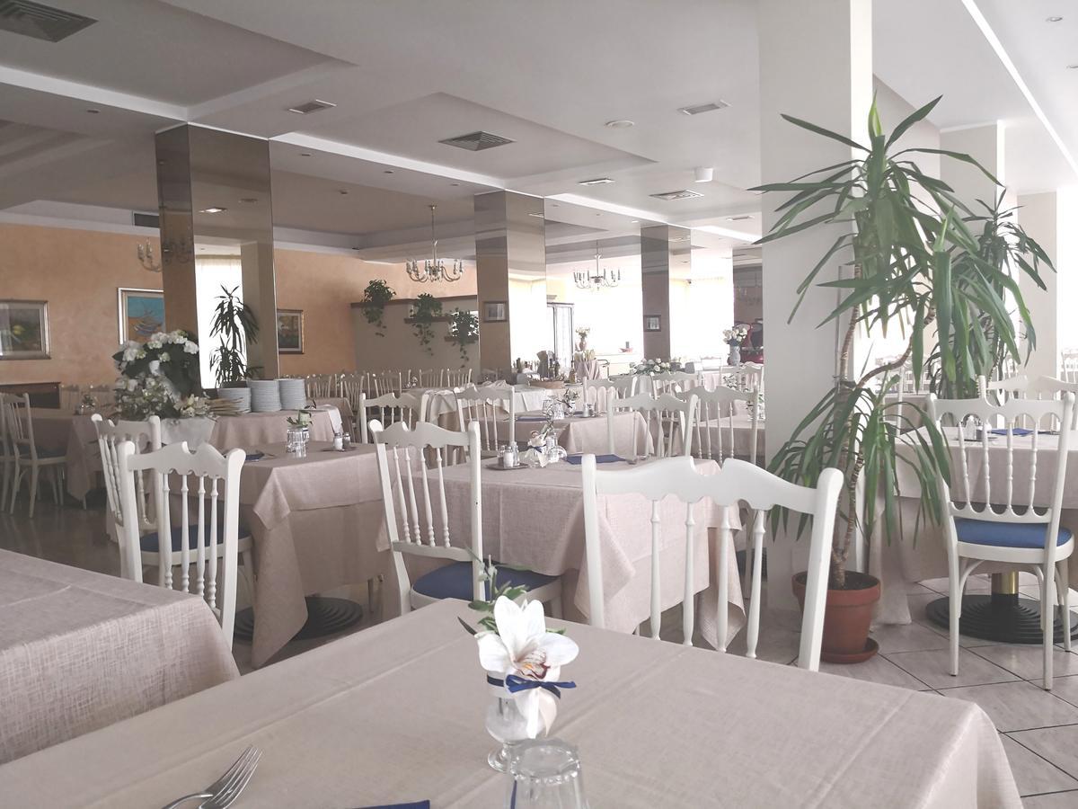 Hotel De Amicis 里乔内 外观 照片